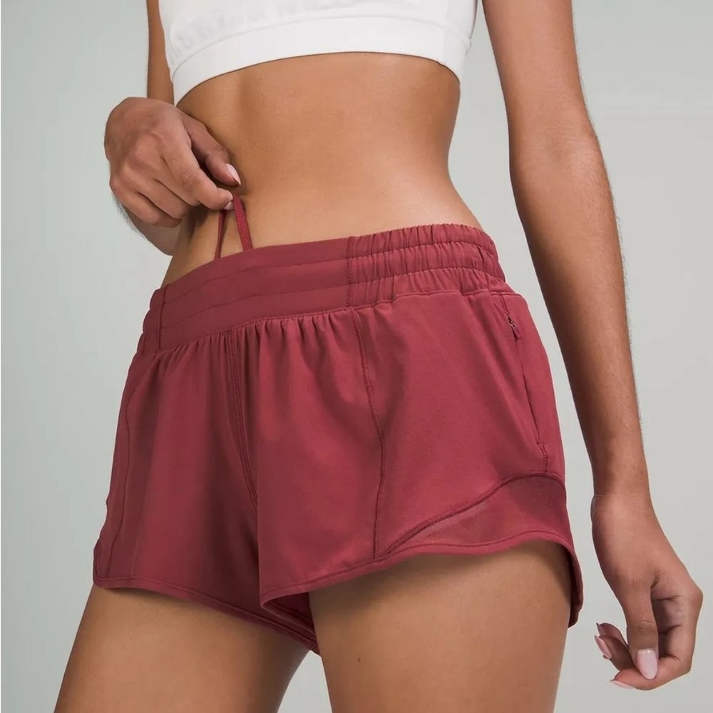 LULULEMON Hotty Hot Shorts 2.5”